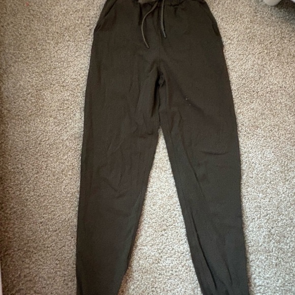 Lululemon 🤩🍋🙀 joggers - Picture 1 of 8